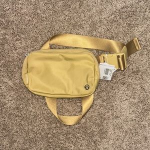 Lululemon Everywhere Belt Bag